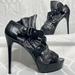 Vera Wang Lavender Label Black Metallic Reptile Embossed Platform Heels 10M